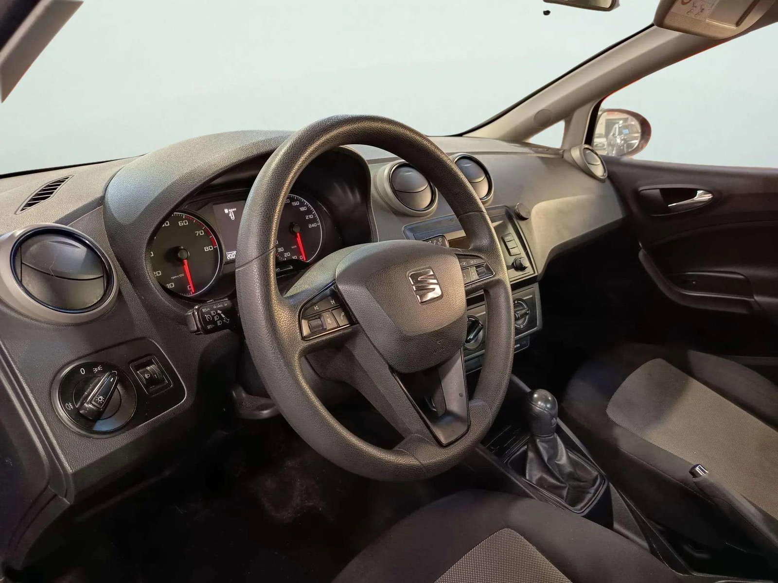 https://cdn-flexicar.caraffinity.it/public_appraisal_images_pro/images/stock/215496/pVhZ4jtWUv__WhatsApp Image 2026-05-15 at 20.15.41 (4).jpg
